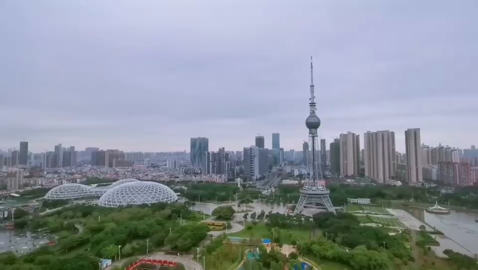 今天全市默哀三分钟/佛山日报记者苏佩宁、黄皓贤、黄妙哲制作 影友：张秀红、刘锦辉拍摄