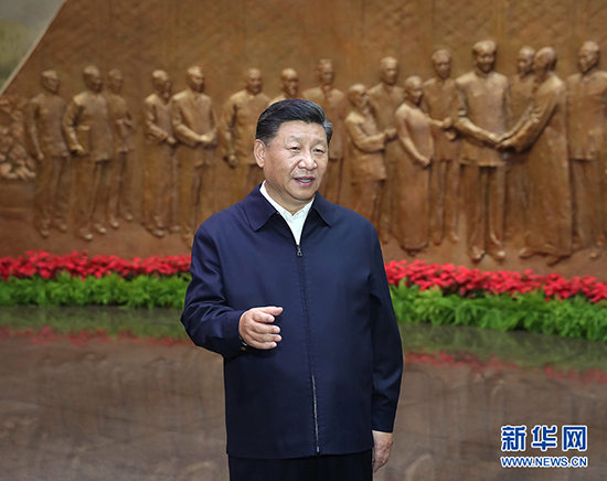 9月12日,中共中央总书记、国家主席、中央军委主席习近平视察中共中央北京香山革命纪念地。这是习近平在香山革命纪念馆参观《为新中国奠基》主题展览,并发表重要讲话。 新华社记者 黄敬文 摄 9月12日,中共中央总书记、国家主席、中央军委主席习近平视察中共中央北京香山革命纪念地。这是习近平在香山革命纪念馆参观《为新中国奠基》主题展览,并发表重要讲话。 新华社记者 黄敬文 摄