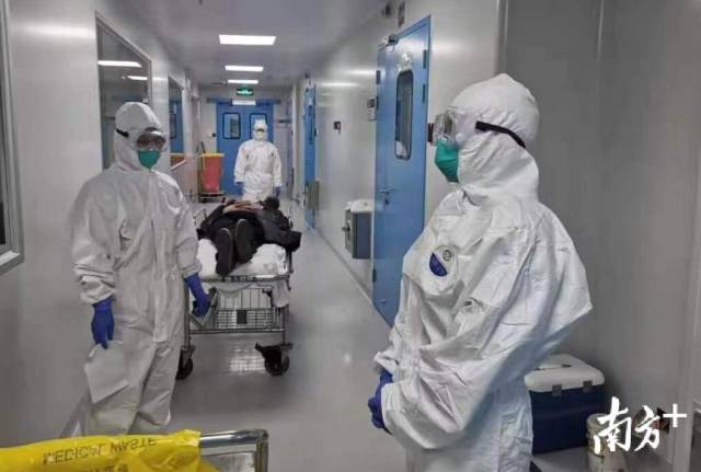 市一医院医生在防控新型冠状病毒肺炎一线工作。 市一医院医生在防控新型冠状病毒肺炎一线工作。