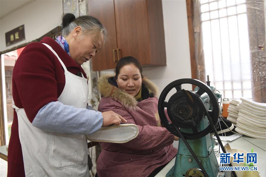 (新华全媒头条·图文互动)(3)循着习近平总书记足迹感受新时代新年味