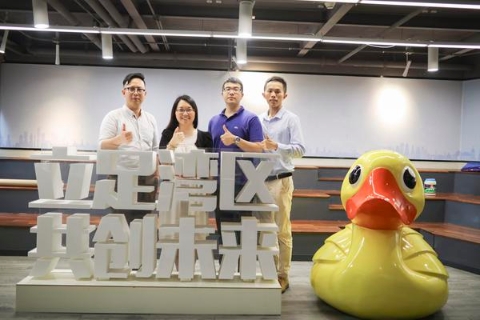 很多港澳青年选择入驻工合空间,开启佛山创业的第一步,源于梁鉴坤和唐震宇等创业导师的专业性。