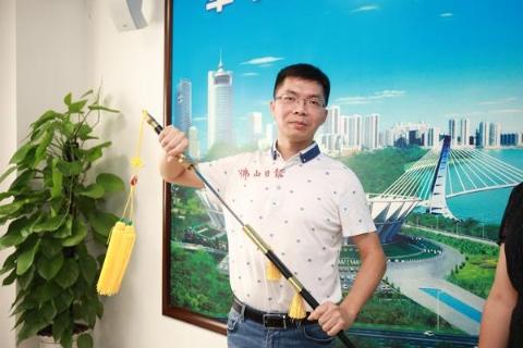 “长安剑”传递仪式。/佛山日报记者张弘弢摄