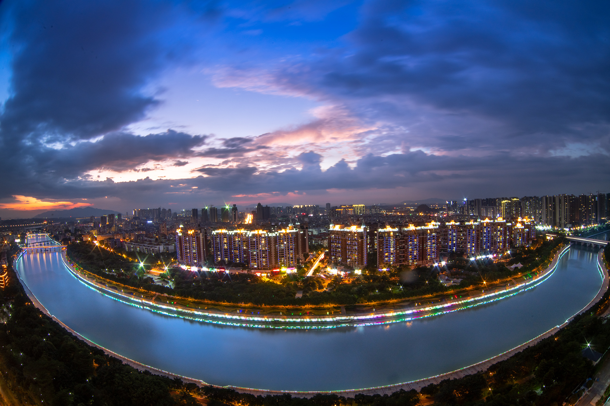 006cc3a7fe864d86be012c1fd306b4e8.jpg