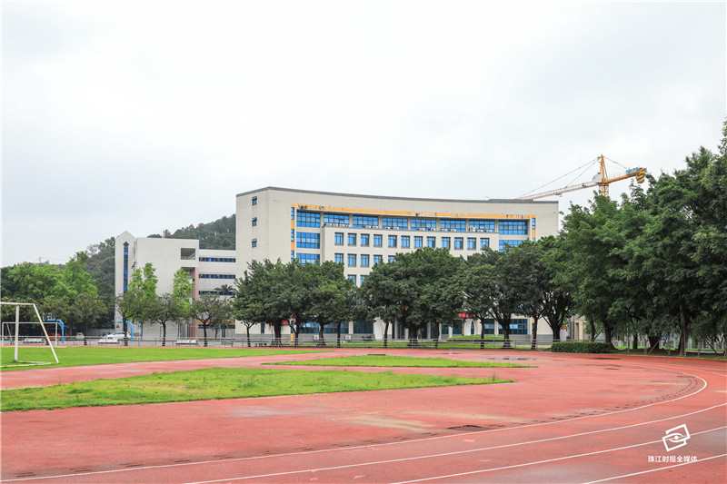 3ad81091a5034bcbadaaaffa34731a28.jpg