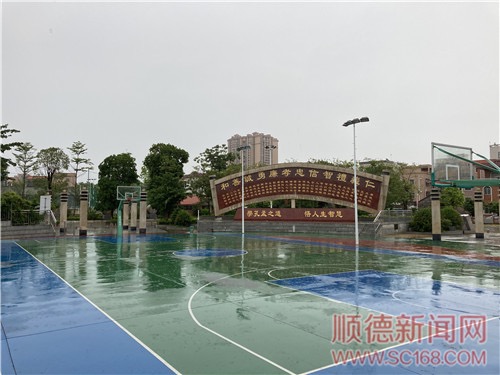 6d3240dca4c147888c154da9afa82327.jpg