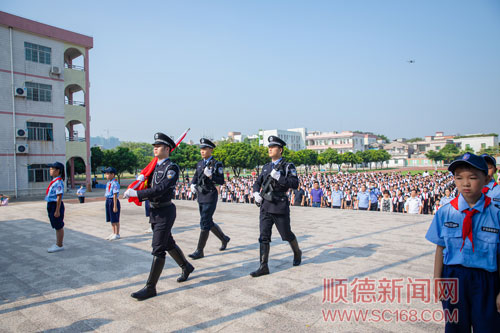 75e5118ad0bd4361a15804a7bcdd599e.jpg