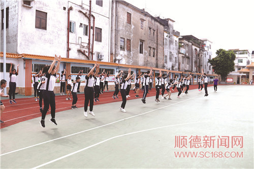 aac1cdae1ded47f1b76708d8e057be55.jpg