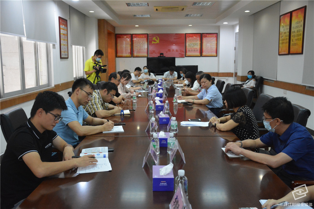 aaec402fe1044c20a2585e4efdec2765.JPG