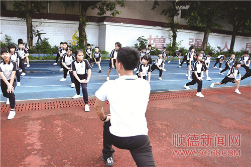bd4b9750979e4de2a2b79d9318ee2284.jpg