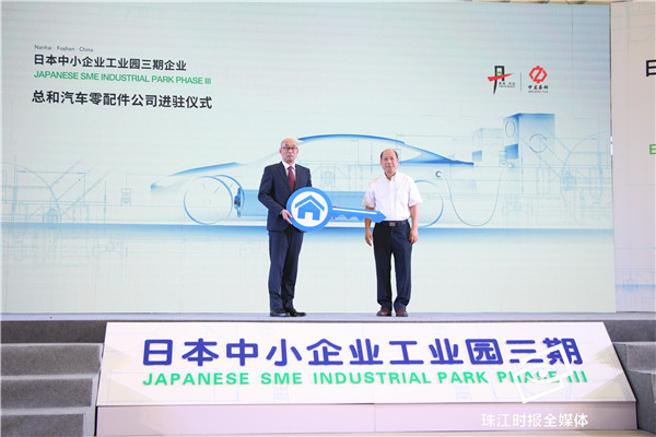 c12de8babff747d697a9521d6e6403a9.jpg