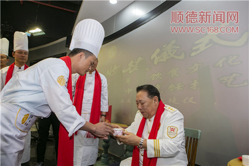 d68fc42ae16c45e9af872d30b2749afb.jpg