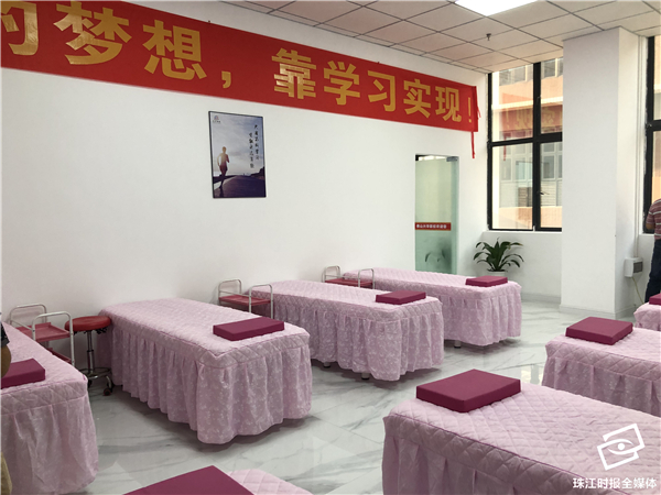dba872fea36d48fda23fc8c3c5f4e54a.jpg