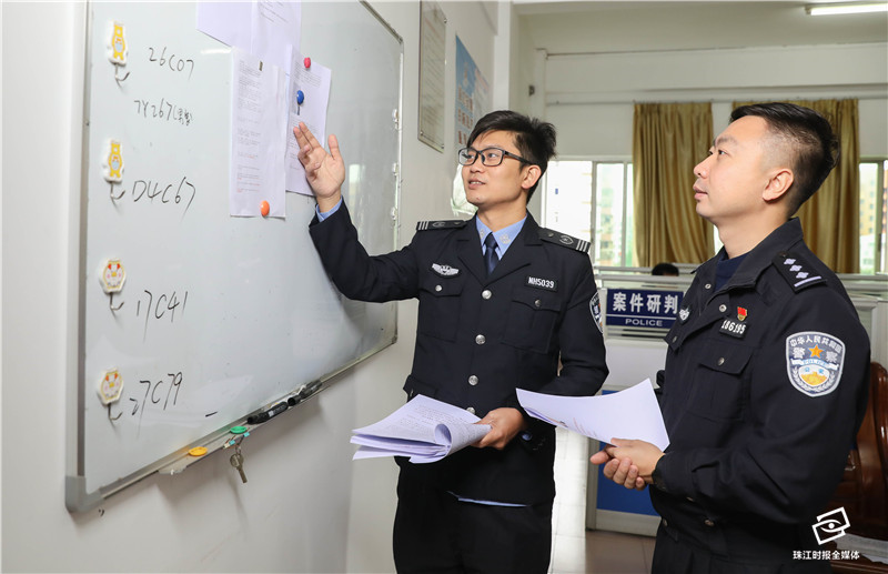 dea75dd11e074ff5b0d04556d8b0d128.jpg