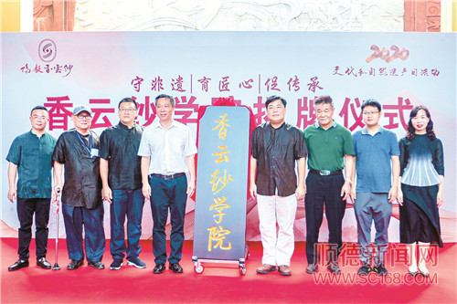 edf8a7230a5c43baa882439db9877ffc.jpg