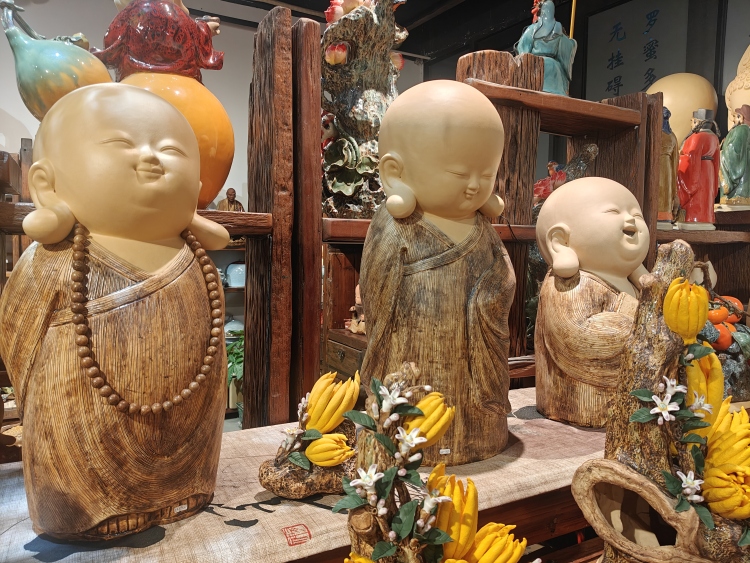 惟妙惟肖