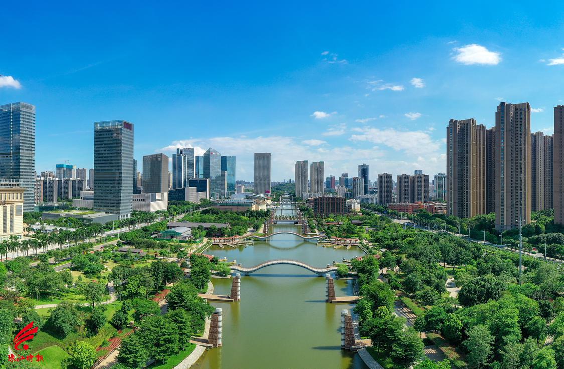 千灯湖中央活力区集聚了大量企业总部。佛山市新闻传媒中心记者 方智恒摄.jpg