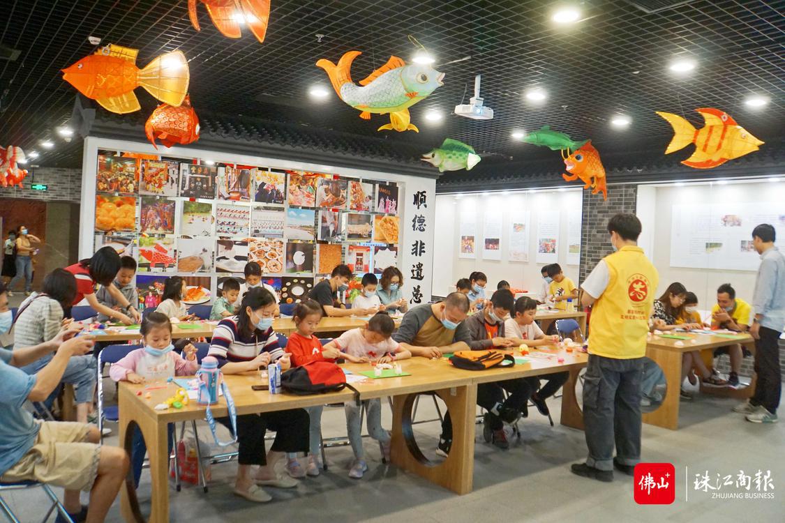 2021年4月4日，顺德区新时代文明实践中心开设“真香创意小金猪”粘土制作劳动实践课程.JPG