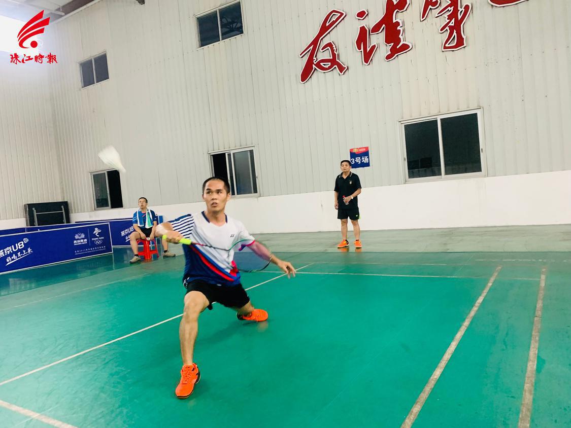 男单赛场:合丰羽毛球队VS萨克米羽毛队.jpg