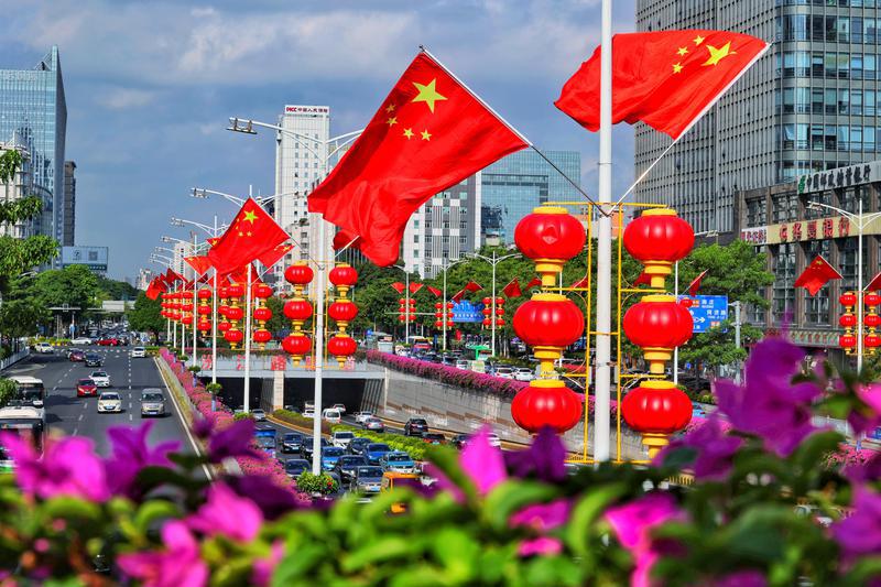 禅城区季华路 。佛山日报摄影俱乐部徐懿君 摄