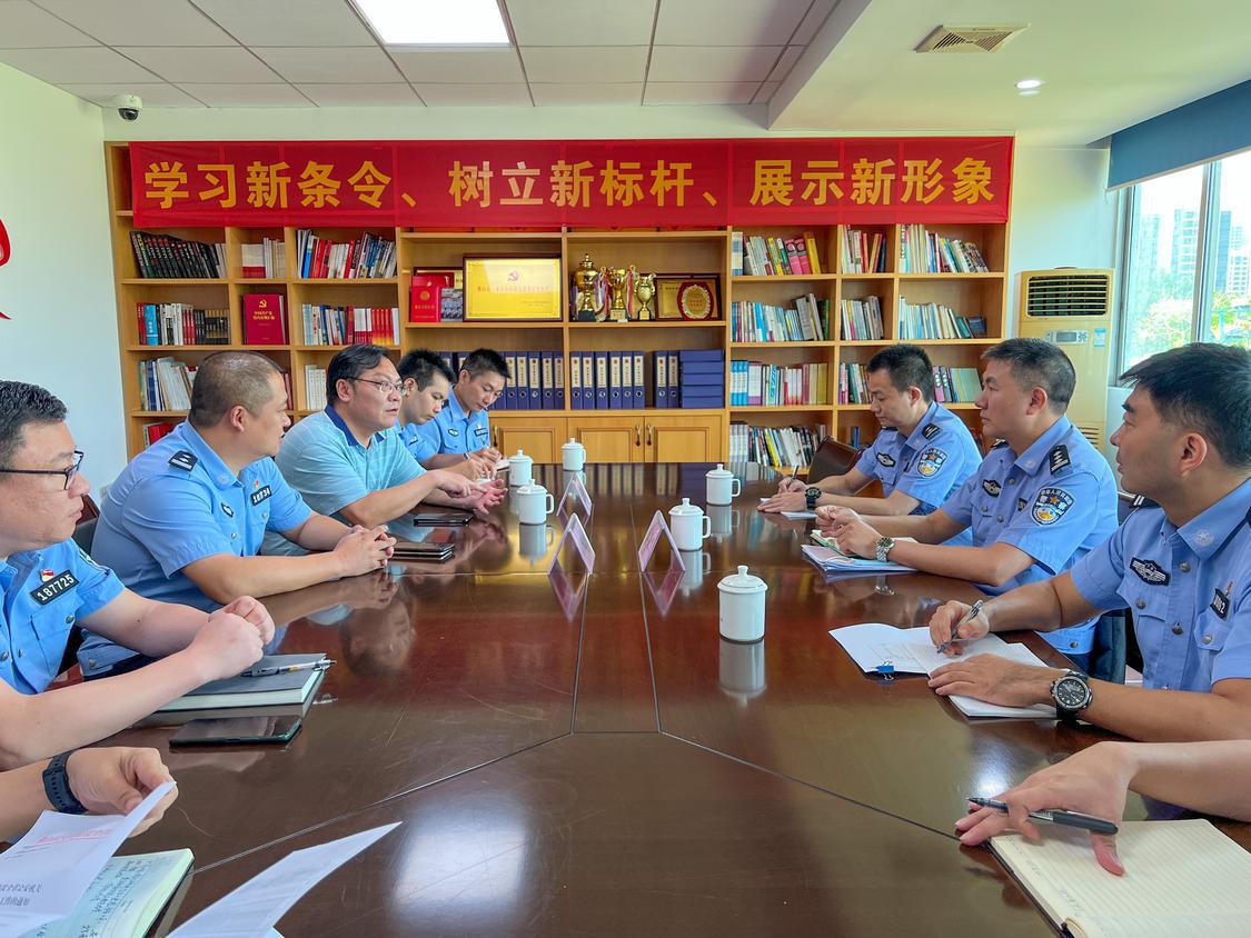 2022年9月14日容义兴同志去三水南山派出所督导执法办案场所建设.jpg