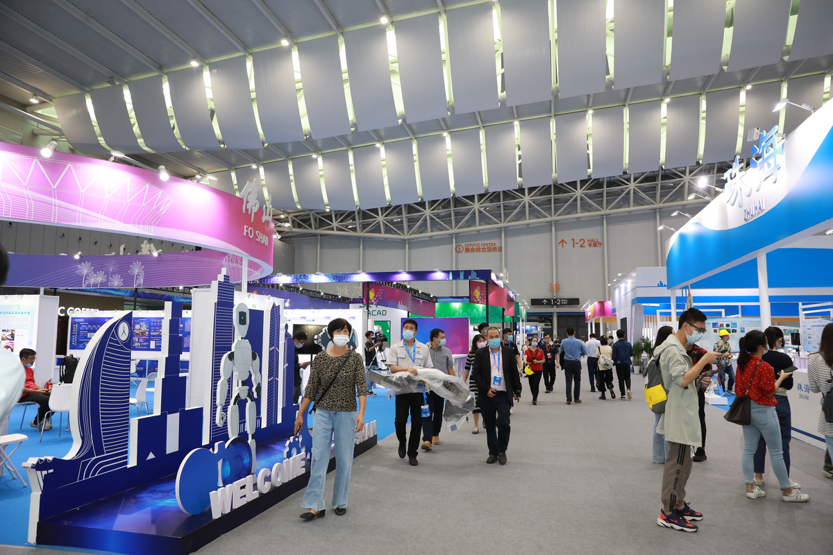 佛山日报记者18日抢先探营第二十四届全国发明展览会,展馆现场布展已近完成。图/佛山日报记者 张弘弢摄