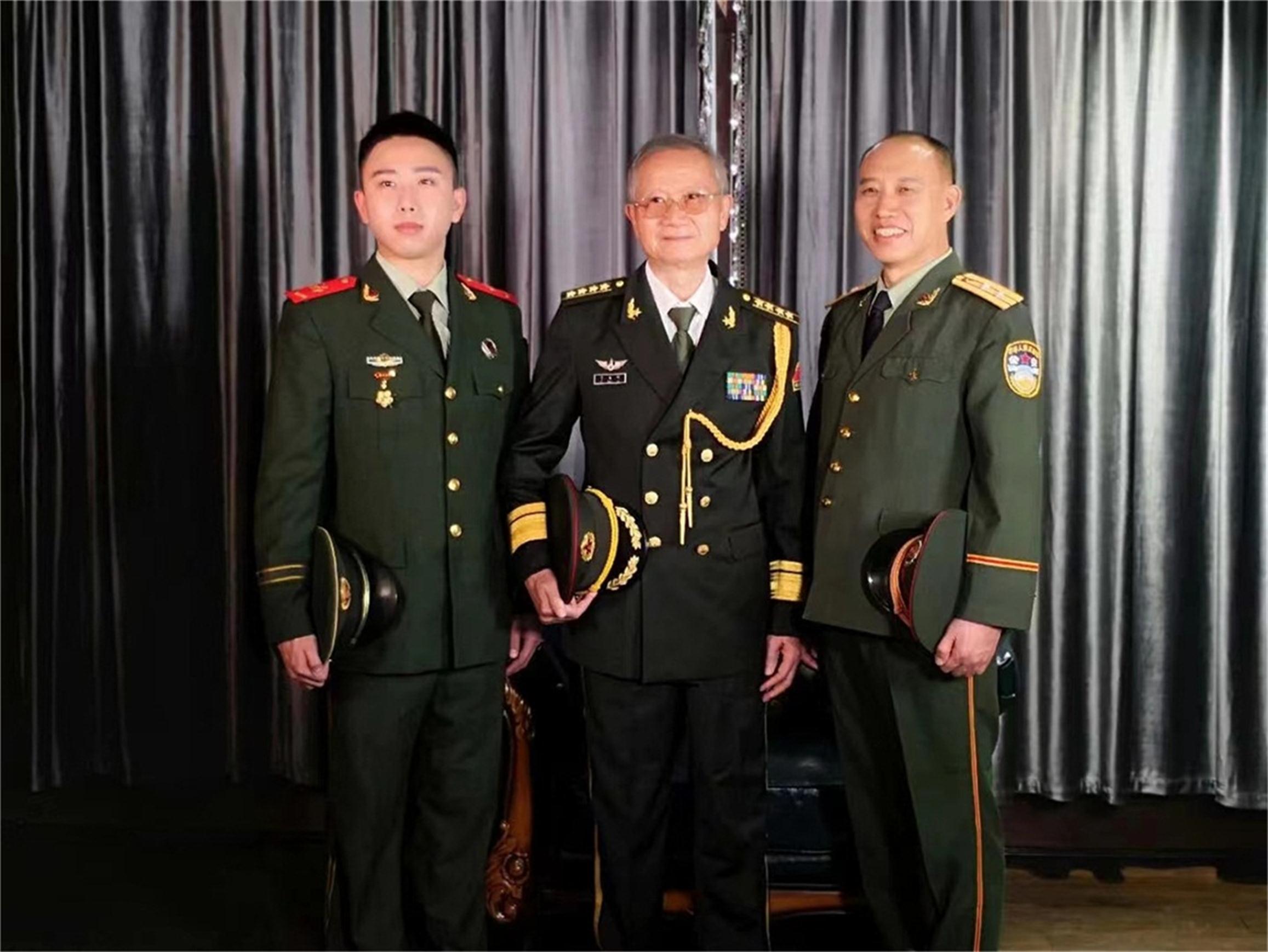梁光灿家庭4.jpg