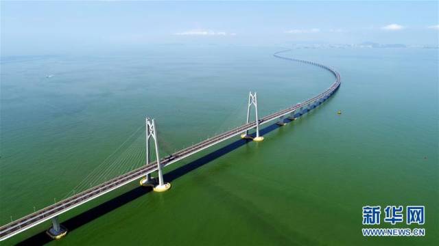 港珠澳大桥(2018年7月11日摄,无人机照片)。新华社记者 梁旭 摄 港珠澳大桥(2018年7月11日摄,无人机照片)。新华社记者 梁旭 摄
