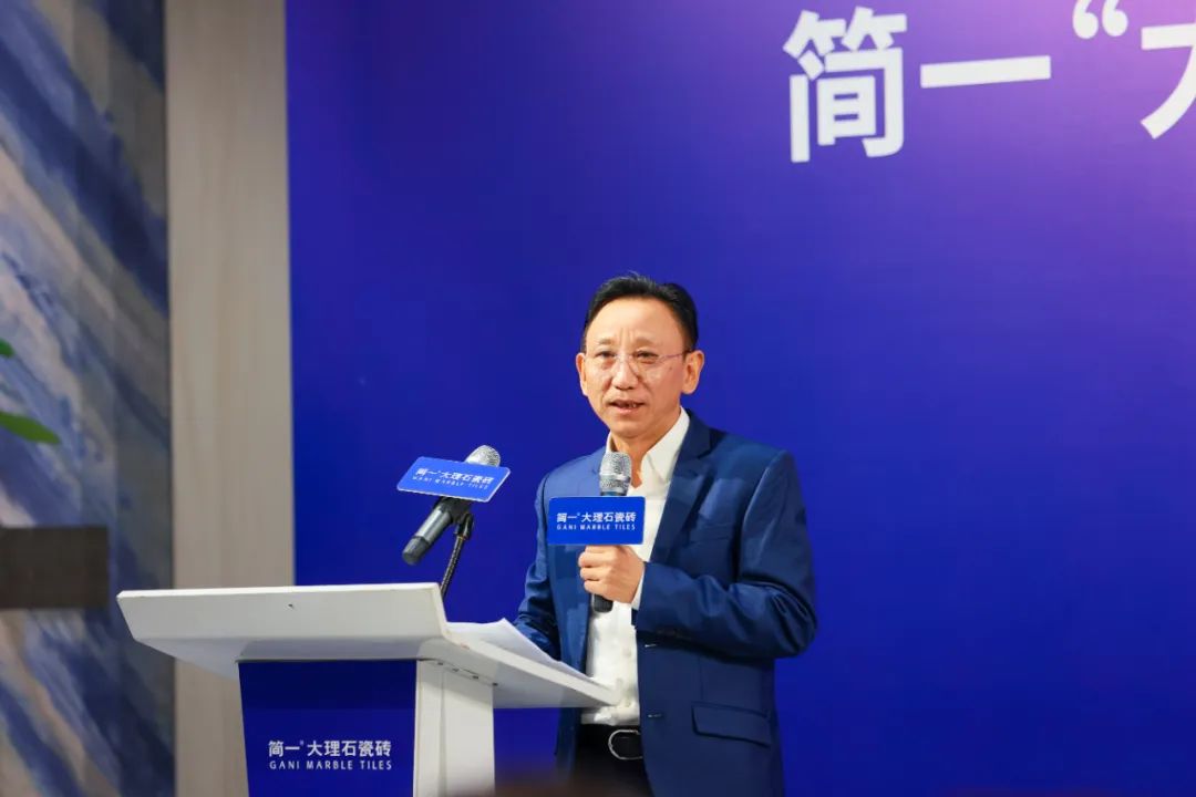 简一集团董事长李志林.jpg