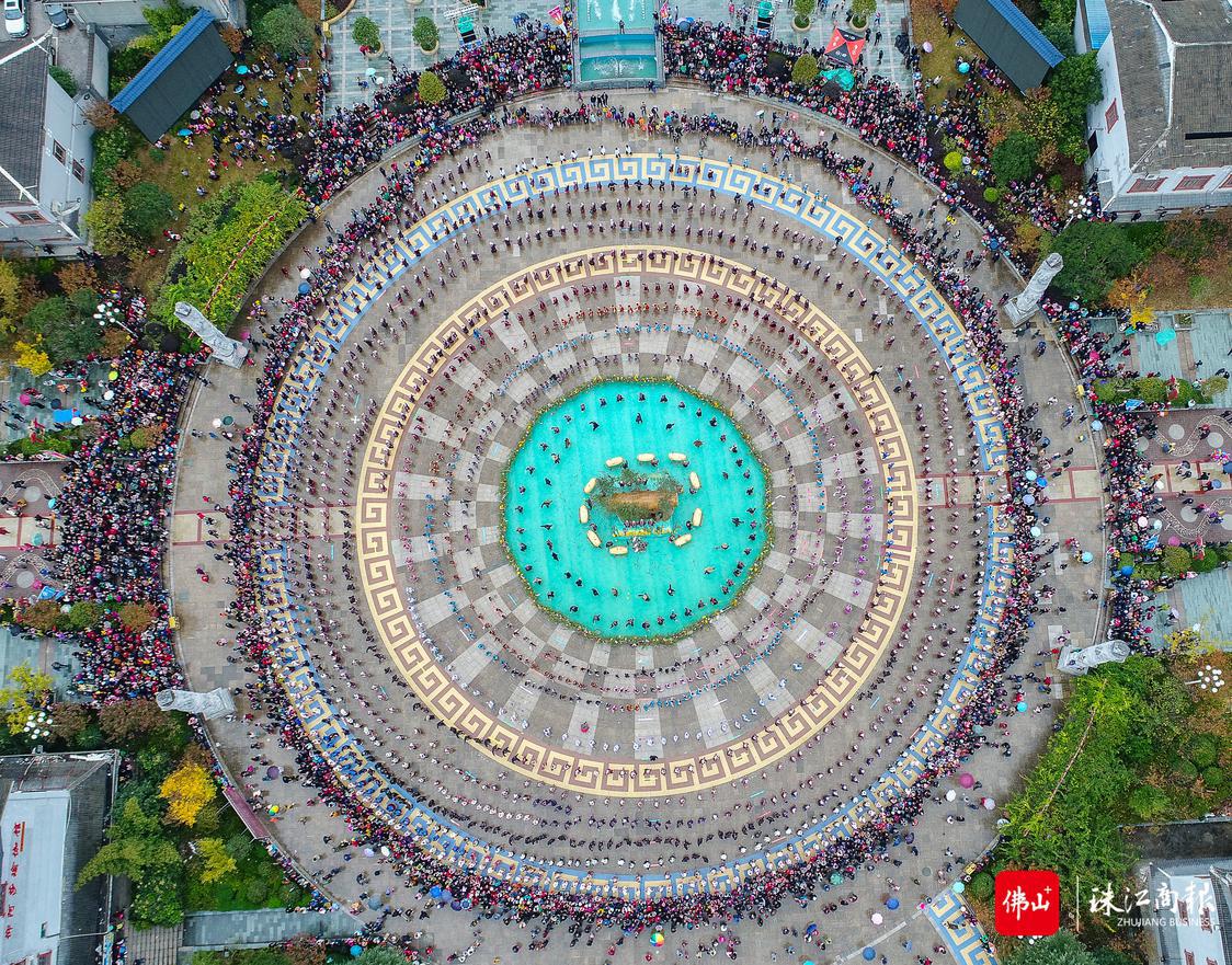 4万人同乐水鼓节.jpg