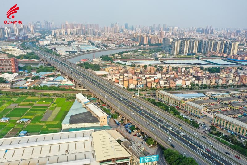 多图谢叠大桥旧桥首日恢复通行堵不堵记者走访看到