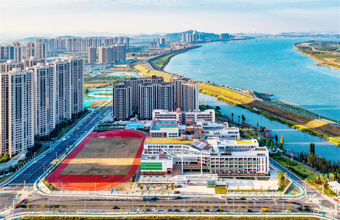 区财政局不断加大对教育事业的资金支持,大力支持我区教育龙头发展,更好地发挥名校品牌辐射带动作用,图为高明一中实验学校项目,建成后预计能新增学位2520个。通讯员供图.png