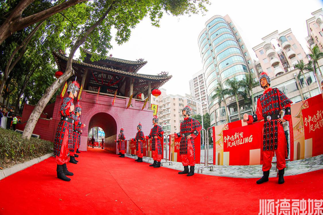 巳巳如意”！凤城钟楼元旦敲钟祈福开启2025