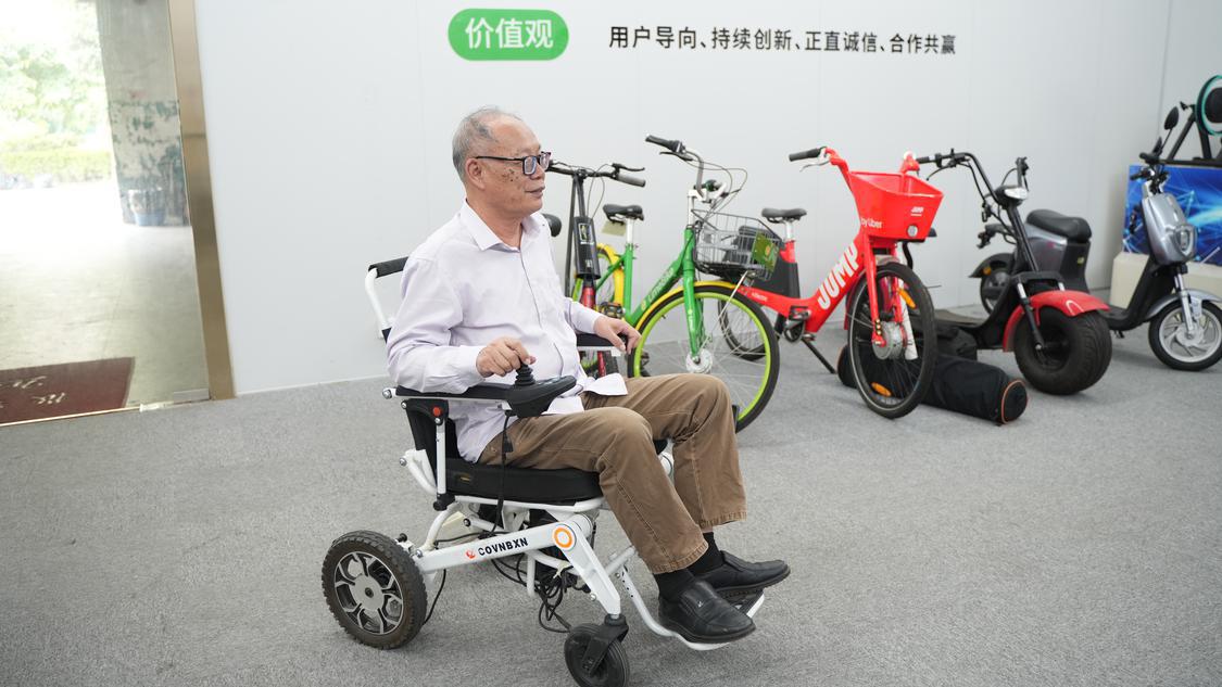 企业专注做轮椅车的自动驻车器.jpg