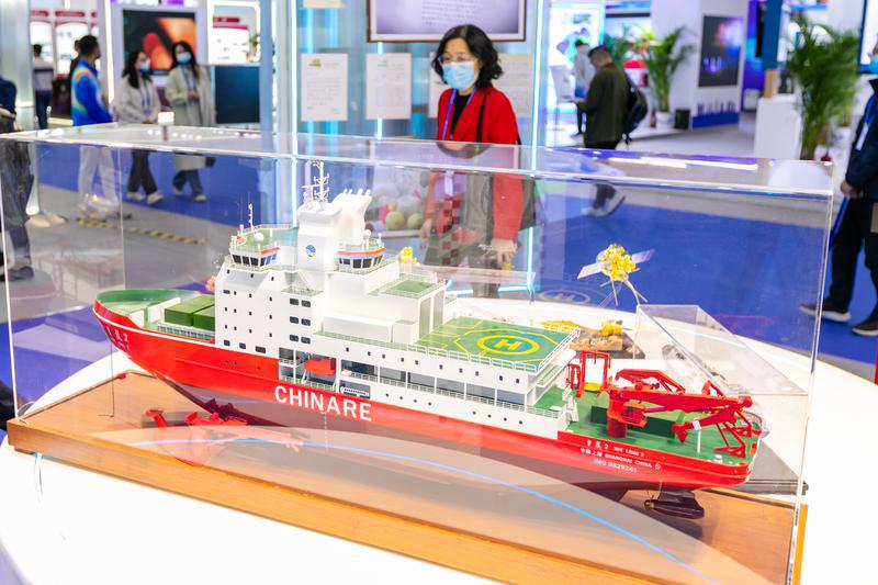 上海馆展示的雪龙号模型