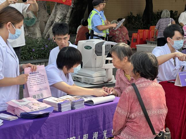 情暖重阳·健康随行｜禅医眼视光中心重阳义诊公益行动