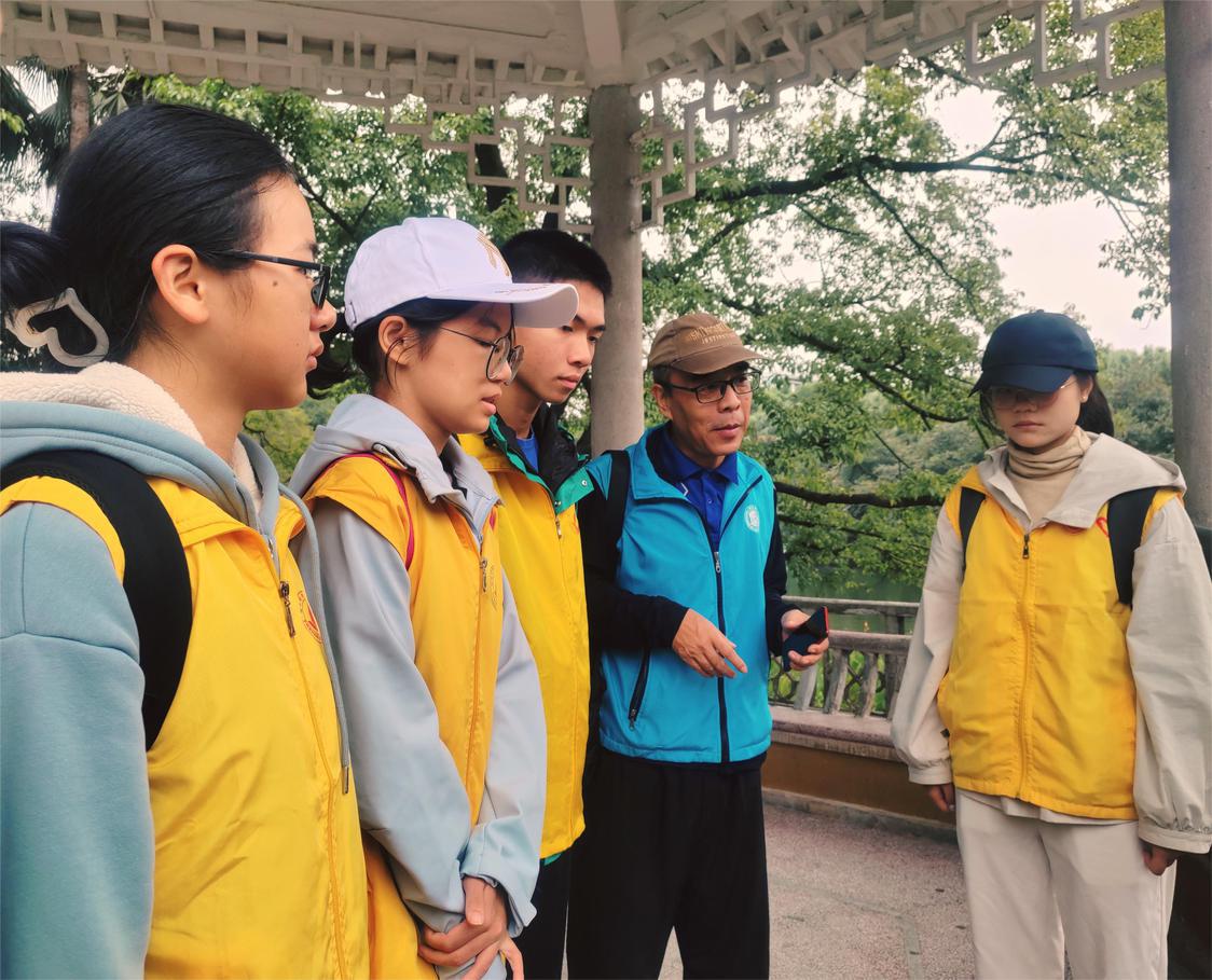 王教授与同学交流活动感受.jpg