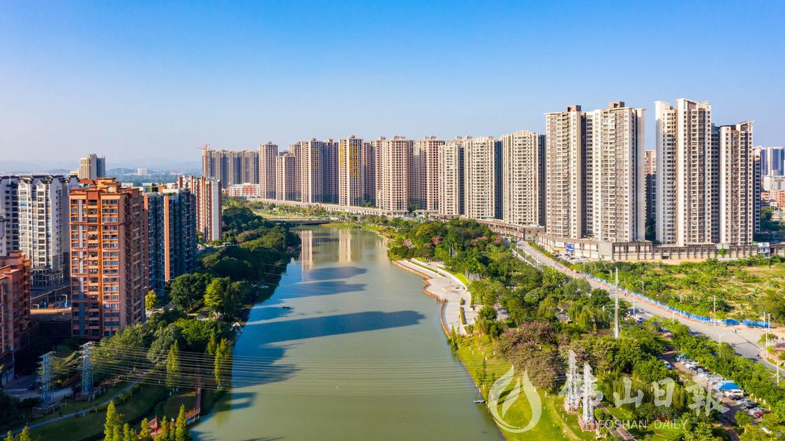 位于荷城街道的秀丽河两岸。佛山日报记者洪(4001972)-20230116012627.jpg