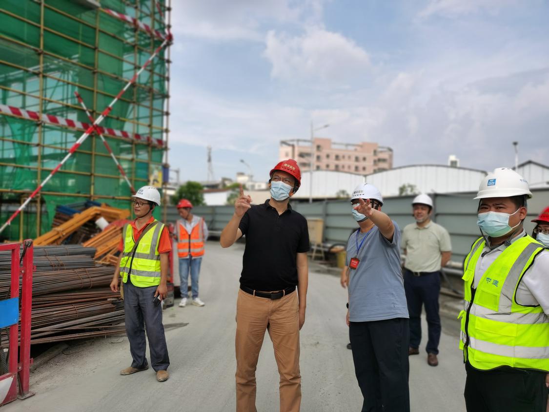 顺德区检查在建工地水利工地防台风情况.jpg