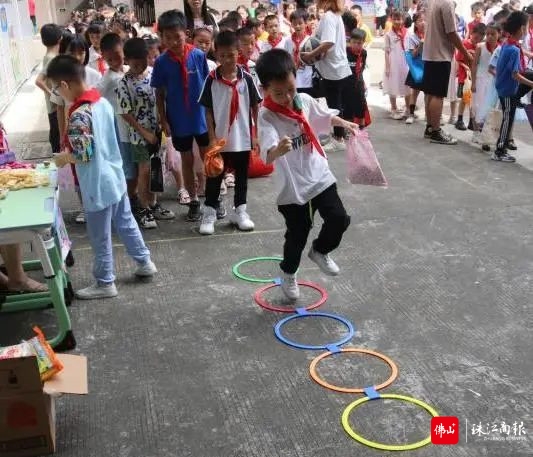 培教小学开展趣味游园活动_副本.jpg
