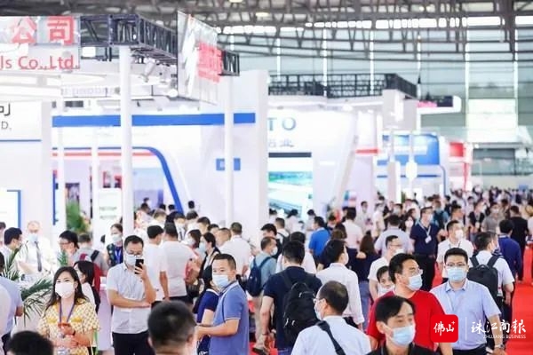 往届展会现场回顾.jpg