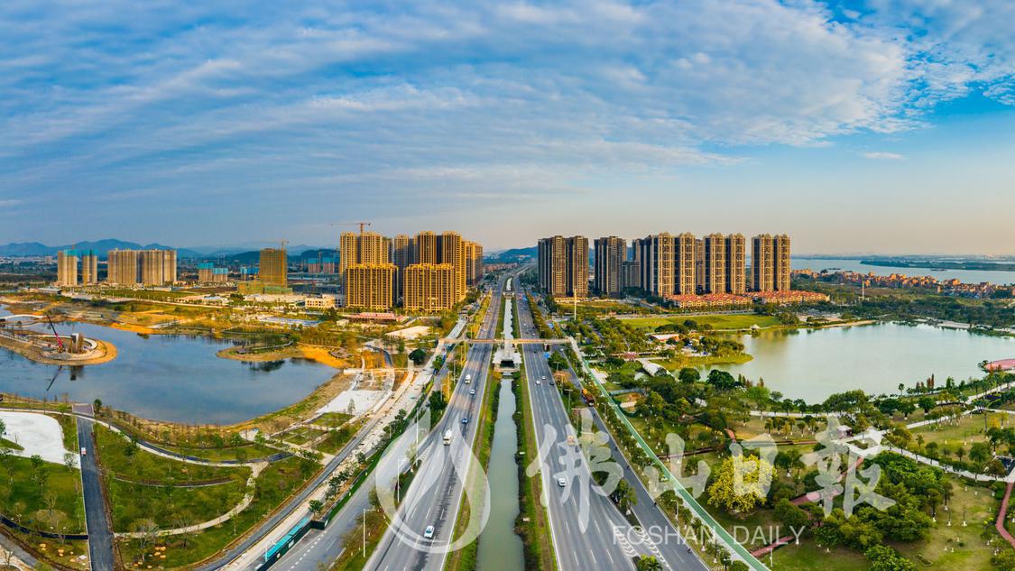 位于西江产业新城的明湖公园。佛山日报记者(3851364)-20221227110332.jpg