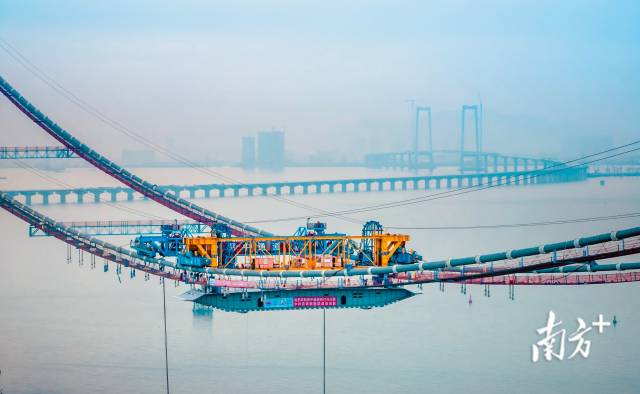 广东狠抓重点项目、重大平台建设,全力推动有效投资落地落实。图为深中通道建设稳步推进。石磊 苏振飞摄