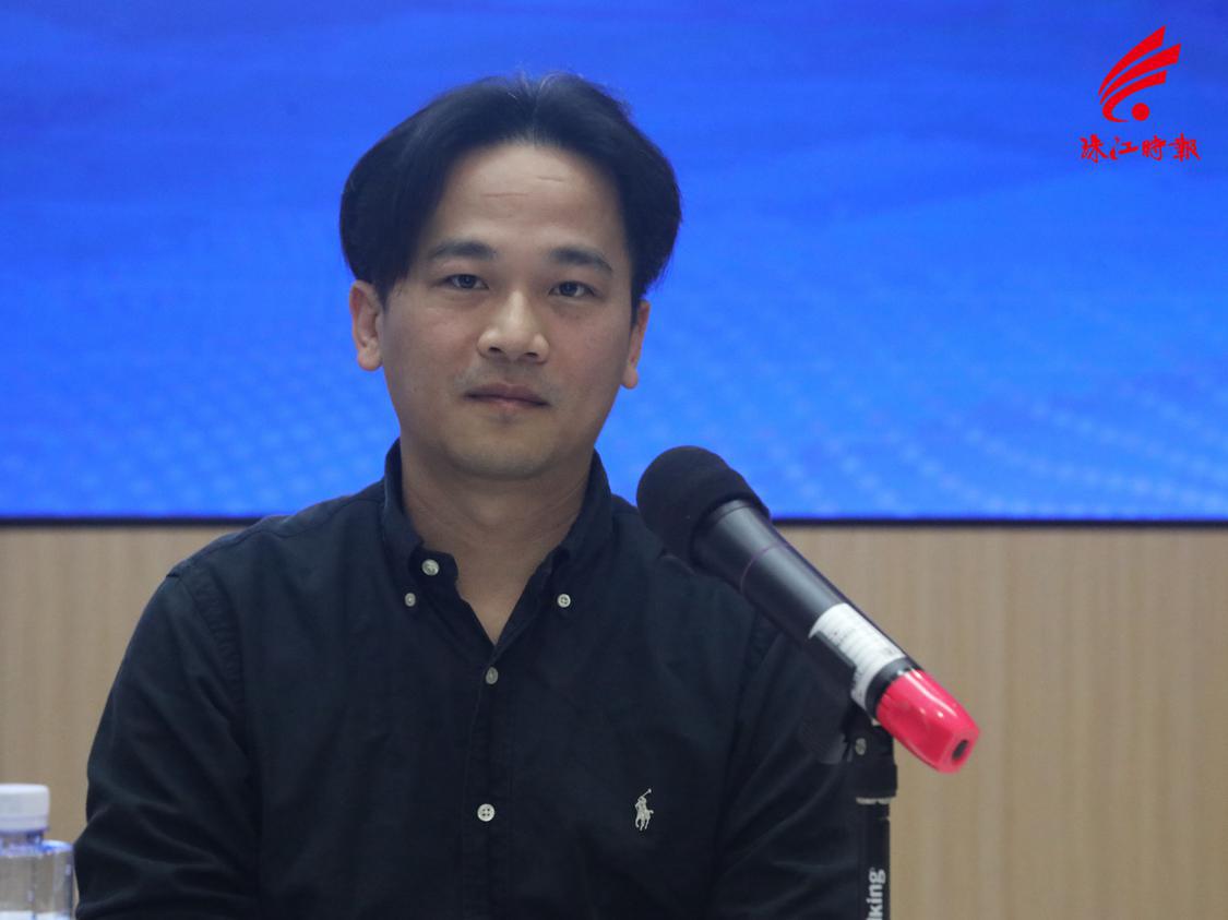 陈国基当选会长。.JPG