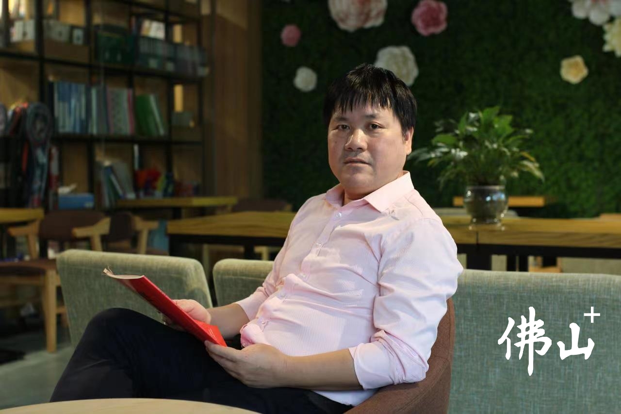 三水区三水中学资深老师贺冬顺。受访者供图.jpg