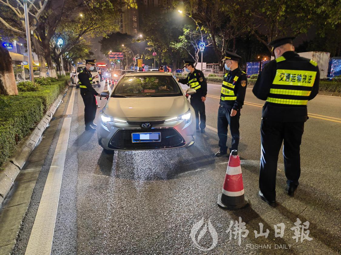 交通执法支队开展夜间路面巡查。(部门供图(4758752)-20230417164707.jpg