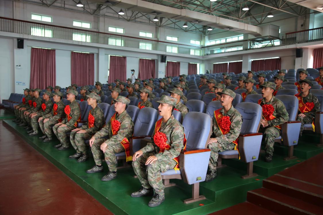 90余名新兵踏上征途。通讯员供图.jpg