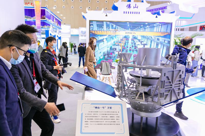 佛山馆展示的佛山一号卫星模型