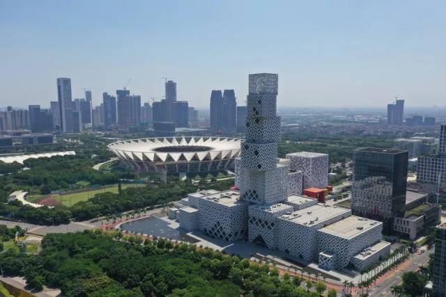 △极具现代立体几何艺术风格的佛山“坊塔”建筑群。