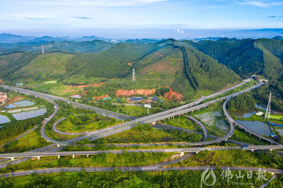 广明高速与江肇高速在谭塱立交交会。佛山日(3323254)-20221012162327.jpg