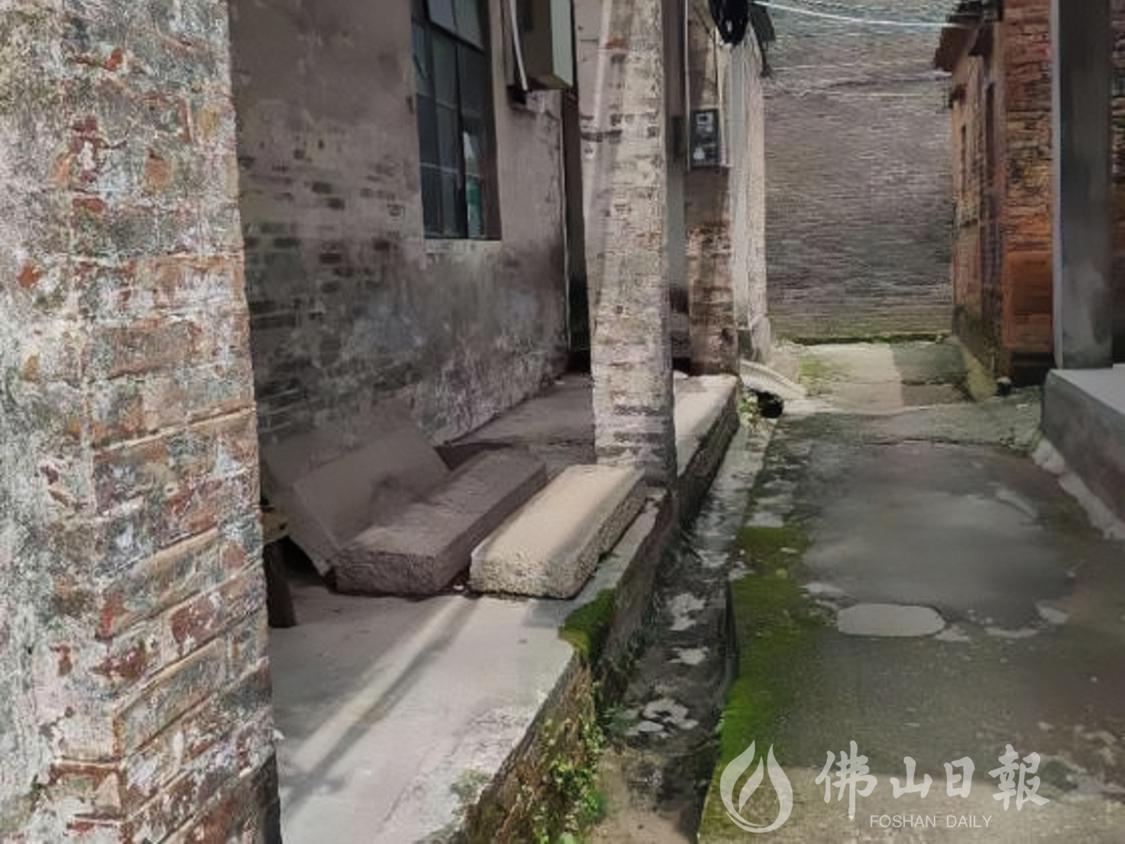 整治后，上巷村村道整洁干净。部门供图.png